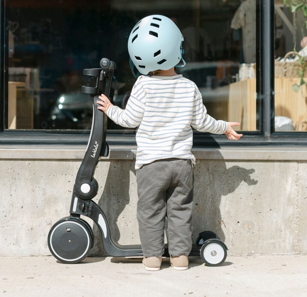 child with scoobi