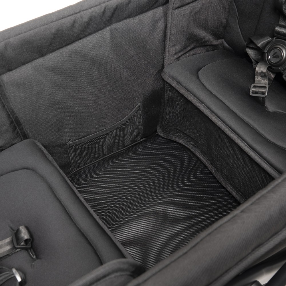 Larktale caravan coupe LTE - Raised Seats Foot Well
